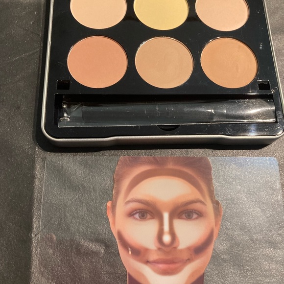 ME MAKEOVER ESSENTIALS CONTOUR KIT - Picture 8 of 9